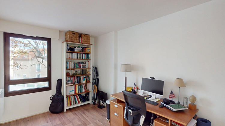 Ma-Cabane - Location Appartement LA GARENNE-COLOMBES, 69 m²