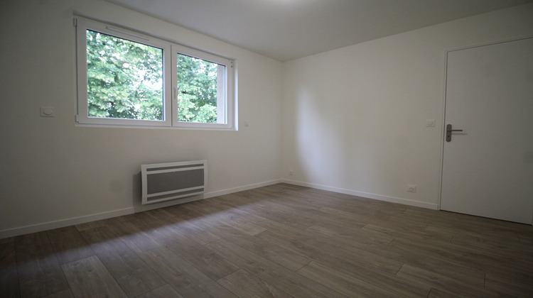 Ma-Cabane - Location Appartement LA GUERCHE-SUR-L'AUBOIS, 74 m²