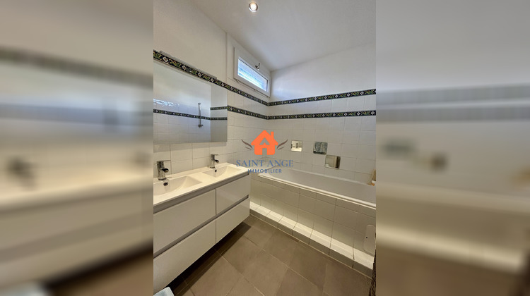Ma-Cabane - Location Appartement La Londe-les-Maures, 90 m²