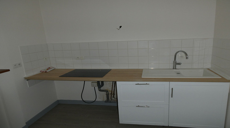 Ma-Cabane - Location Appartement LA LOUPE, 66 m²