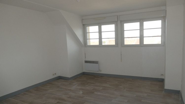 Ma-Cabane - Location Appartement LA LOUPE, 66 m²