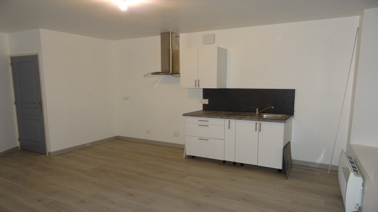 Ma-Cabane - Location Appartement LA LOUPE, 35 m²