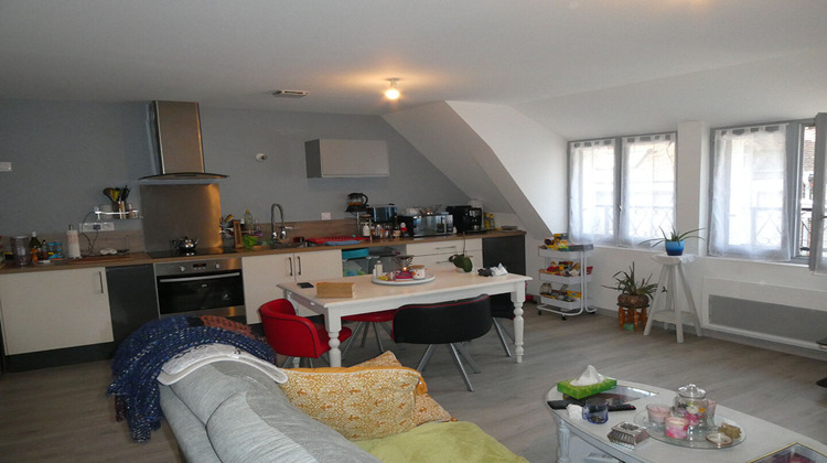 Ma-Cabane - Location Appartement LA LOUPE, 70 m²