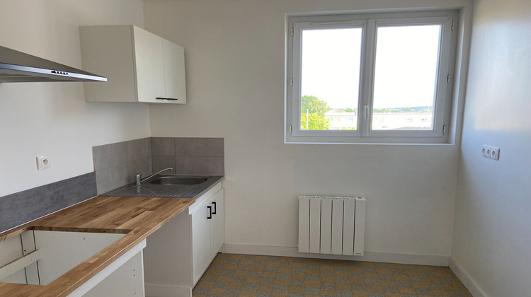 Ma-Cabane - Location Appartement LA LOUPE, 52 m²