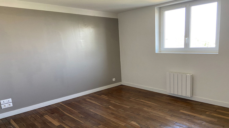 Ma-Cabane - Location Appartement LA LOUPE, 52 m²