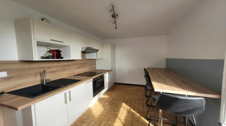 Ma-Cabane - Location Appartement LA RICAMARIE, 65 m²
