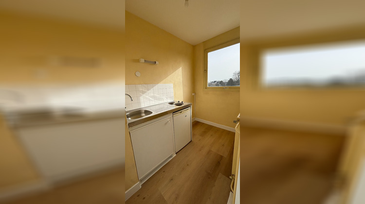 Ma-Cabane - Location Appartement LA RICHE, 28 m²