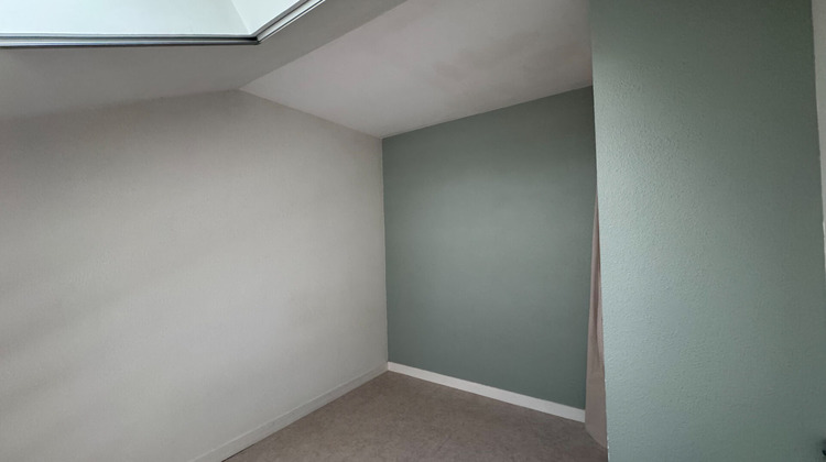Ma-Cabane - Location Appartement LA RICHE, 27 m²