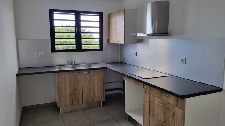 Ma-Cabane - Location Appartement La Rivière Saint-Louis, 83 m²