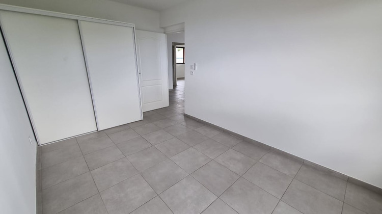 Ma-Cabane - Location Appartement La Rivière Saint-Louis, 83 m²