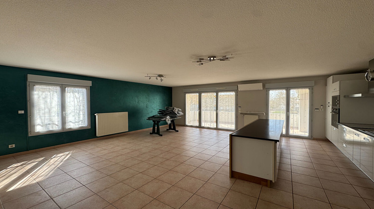 Ma-Cabane - Location Appartement LA TOUR-DU-PIN, 85 m²