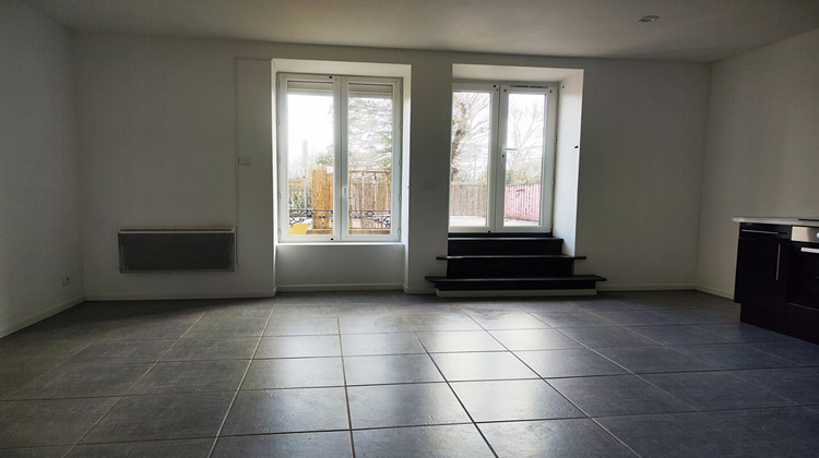 Ma-Cabane - Location Appartement LAISSAC, 37 m²