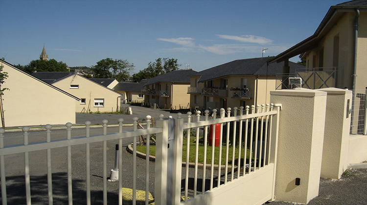 Ma-Cabane - Location Appartement LAISSAC, 59 m²