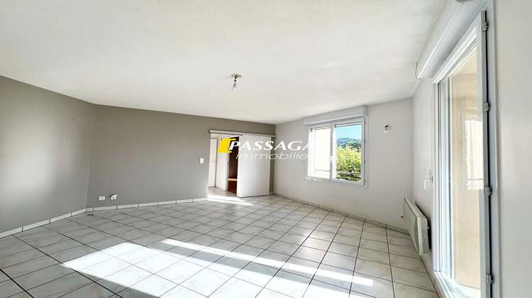 Ma-Cabane - Location Appartement LAISSAC, 49 m²