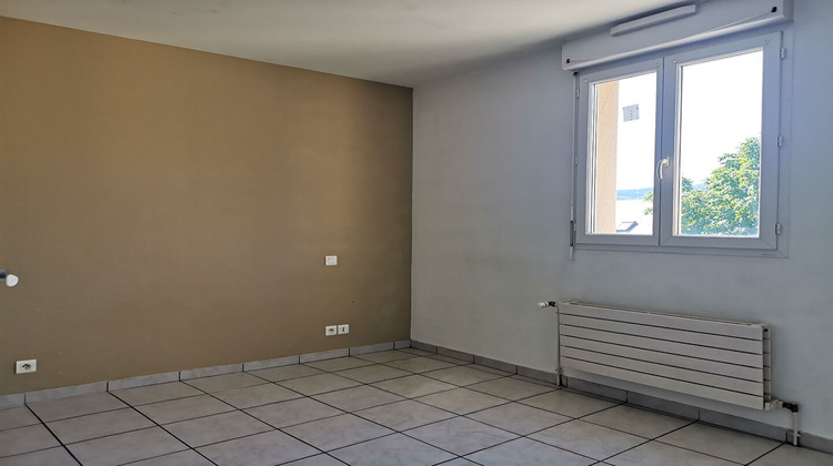 Ma-Cabane - Location Appartement LAISSAC, 45 m²