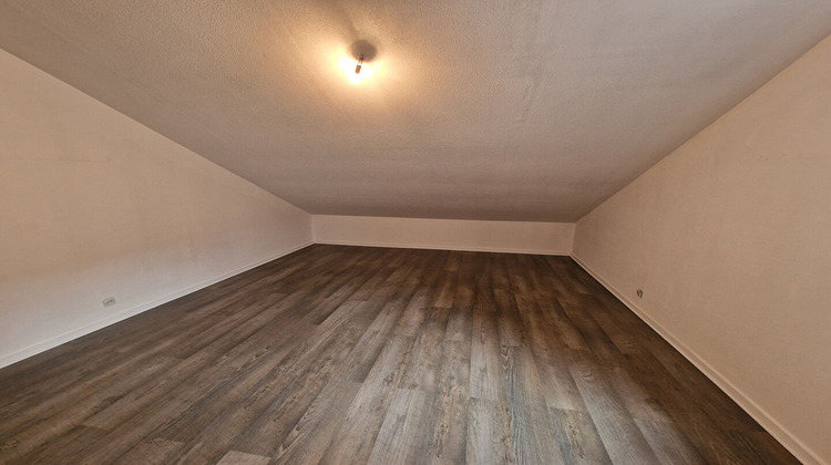 Ma-Cabane - Location Appartement LALLEYRIAT, 68 m²