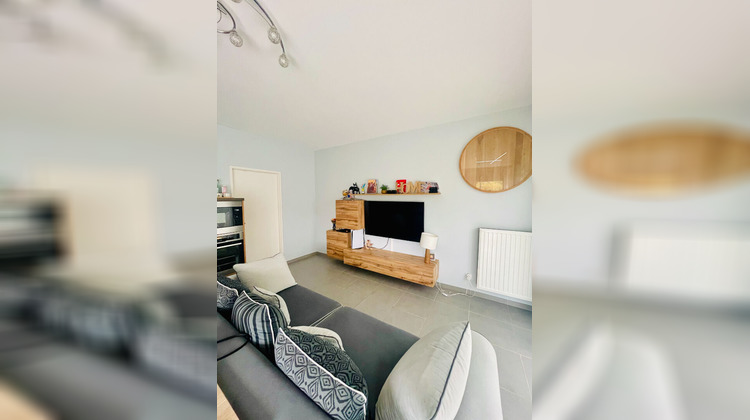 Ma-Cabane - Location Appartement LAMBESC, 62 m²