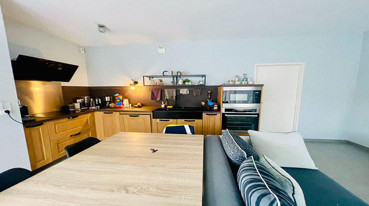 Ma-Cabane - Location Appartement LAMBESC, 62 m²