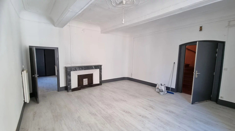 Ma-Cabane - Location Appartement LAMBESC, 66 m²