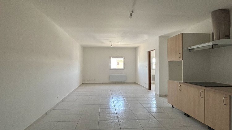 Ma-Cabane - Location Appartement LAMBESC, 38 m²