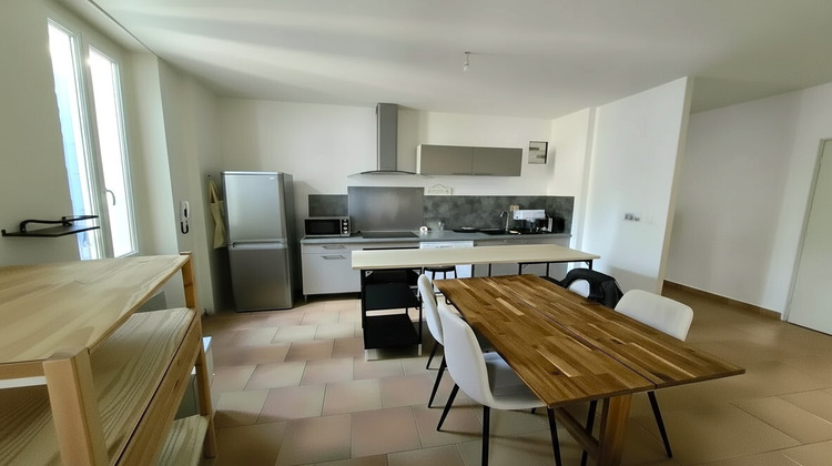Ma-Cabane - Location Appartement LAMBESC, 58 m²