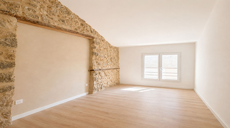 Ma-Cabane - Location Appartement LAMBESC, 71 m²