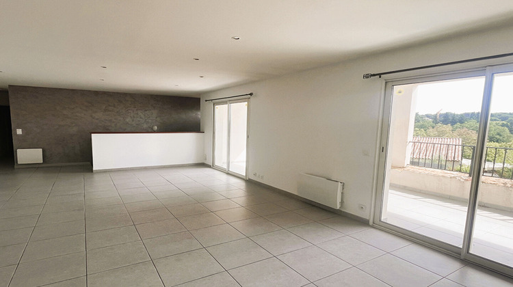 Ma-Cabane - Location Appartement LAMBESC, 92 m²