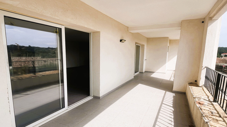 Ma-Cabane - Location Appartement LAMBESC, 92 m²