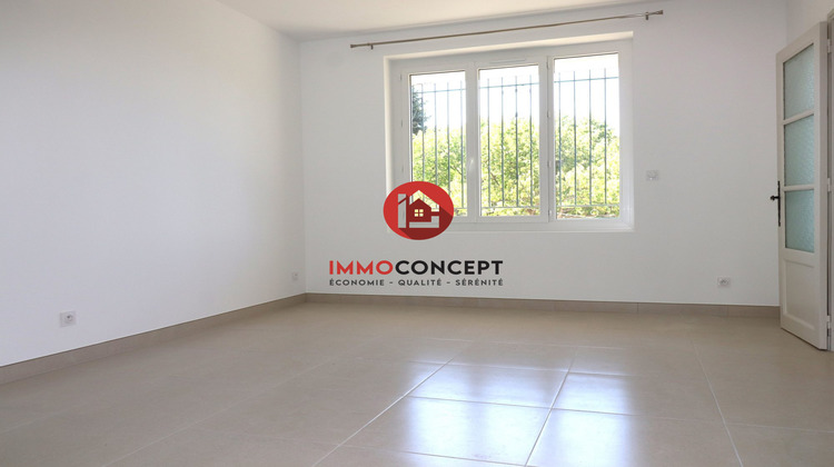 Ma-Cabane - Location Appartement Laudun-l'Ardoise, 90 m²