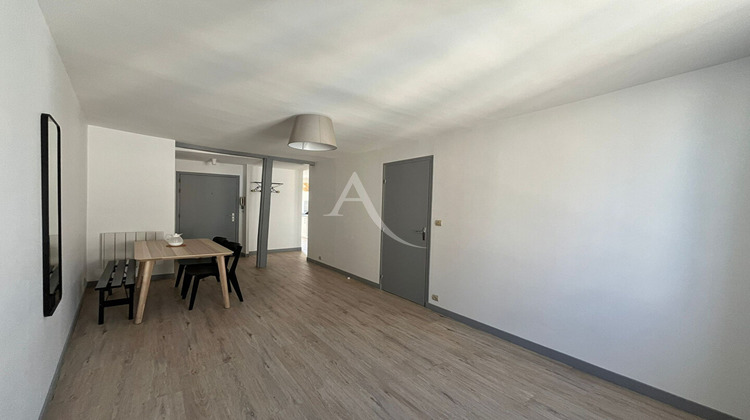 Ma-Cabane - Location Appartement LAVAL, 44 m²