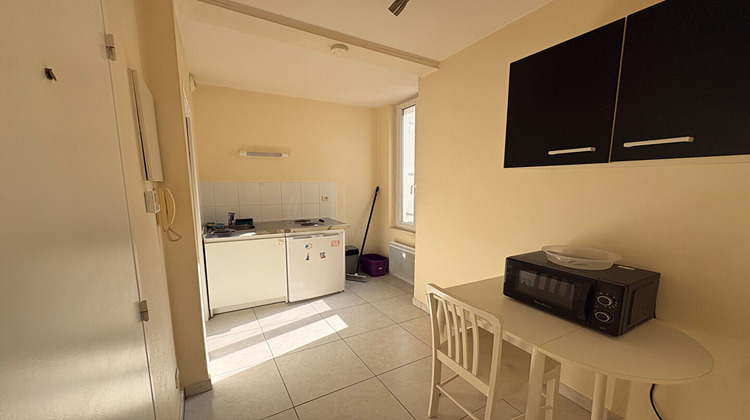 Ma-Cabane - Location Appartement LAVAL, 17 m²