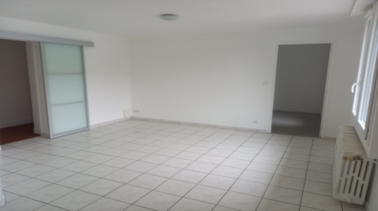 Ma-Cabane - Location Appartement LAVAL, 90 m²