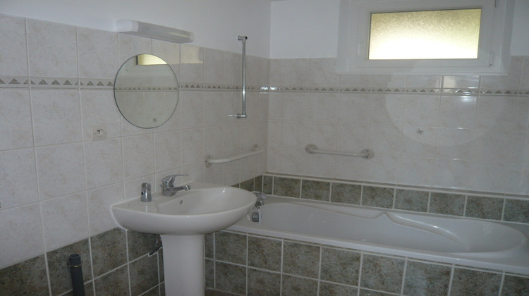 Ma-Cabane - Location Appartement LAVAL, 90 m²