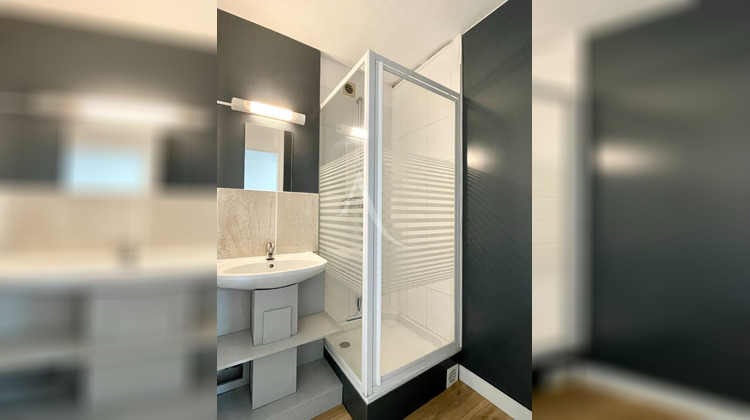 Ma-Cabane - Location Appartement LAVAL, 65 m²