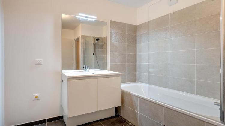 Ma-Cabane - Location Appartement LE BLANC-MESNIL, 77 m²