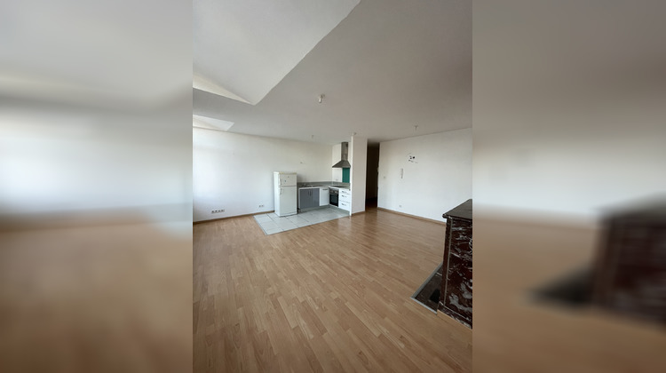 Ma-Cabane - Location Appartement Le Cateau-Cambrésis, 61 m²