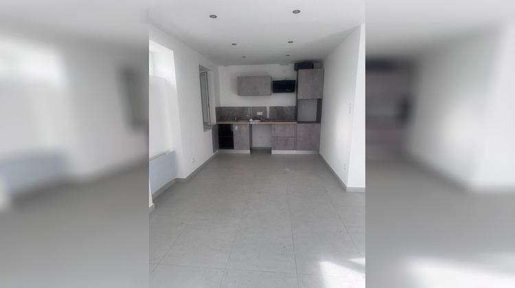 Ma-Cabane - Location Appartement LE CHAMBON FEUGEROLLES, 65 m²