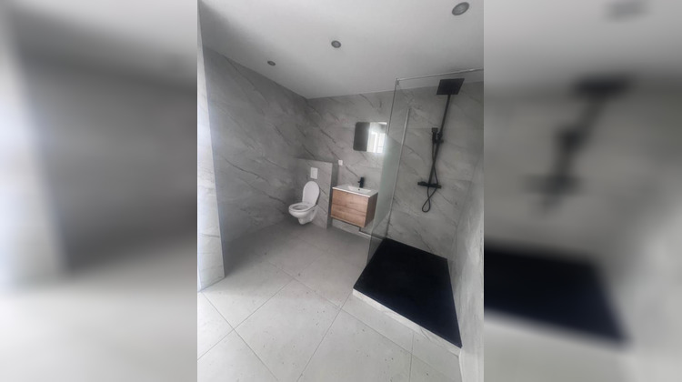 Ma-Cabane - Location Appartement LE CHAMBON FEUGEROLLES, 65 m²