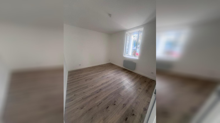 Ma-Cabane - Location Appartement LE CHAMBON FEUGEROLLES, 65 m²