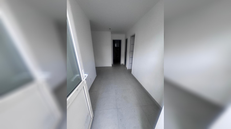 Ma-Cabane - Location Appartement LE CHAMBON FEUGEROLLES, 65 m²