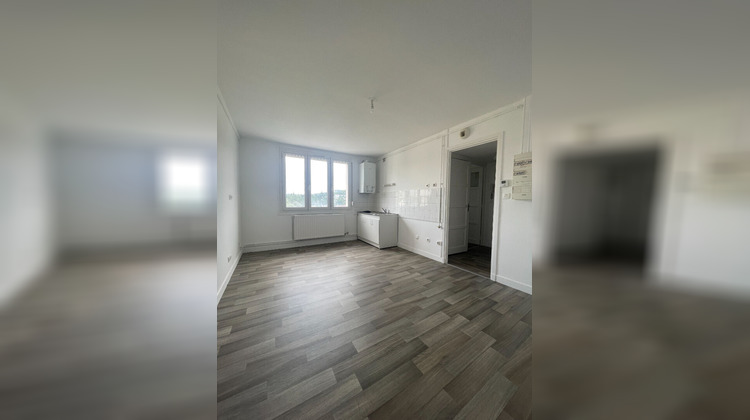 Ma-Cabane - Location Appartement LE CHAMBON-FEUGEROLLES, 43 m²