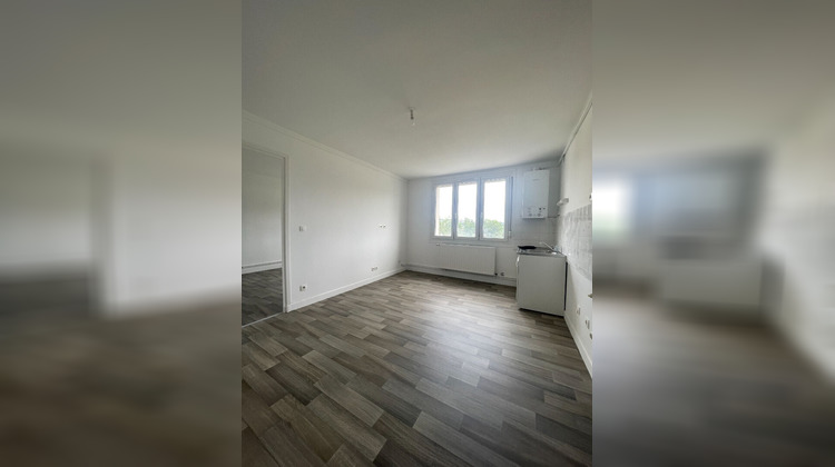 Ma-Cabane - Location Appartement LE CHAMBON-FEUGEROLLES, 43 m²