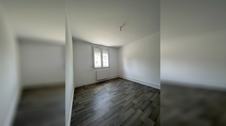 Ma-Cabane - Location Appartement LE CHAMBON-FEUGEROLLES, 43 m²