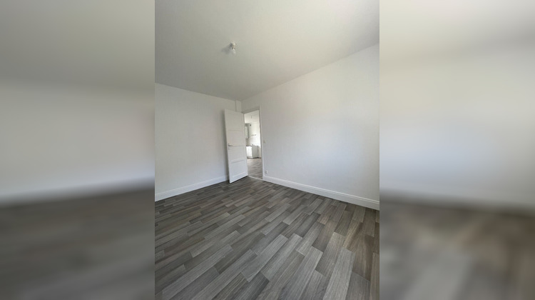 Ma-Cabane - Location Appartement LE CHAMBON-FEUGEROLLES, 43 m²