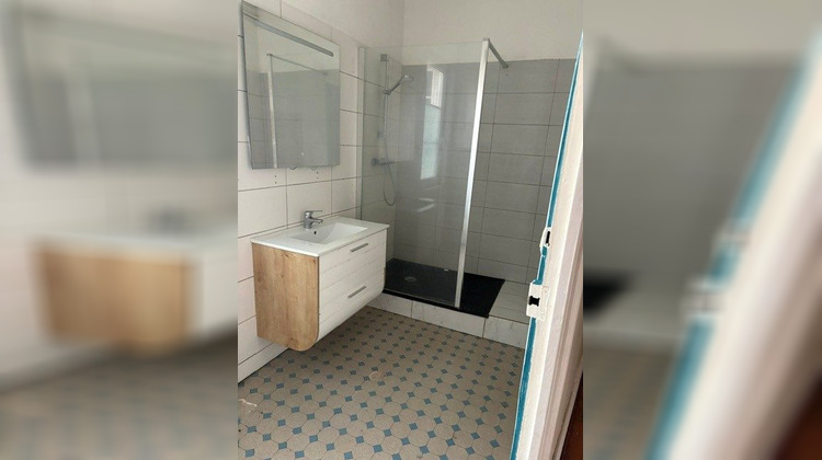 Ma-Cabane - Location Appartement Le Coteau, 114 m²