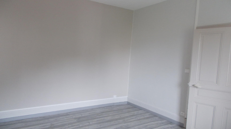 Ma-Cabane - Location Appartement LE CREUSOT, 35 m²