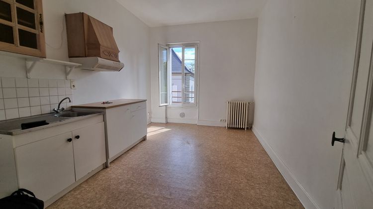 Ma-Cabane - Location Appartement Le Donjon, 61 m²