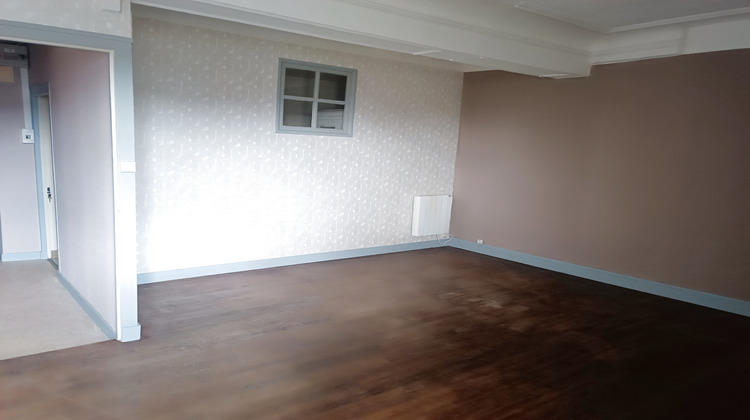 Ma-Cabane - Location Appartement Le Dorat, 67 m²