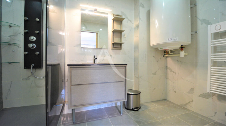 Ma-Cabane - Location Appartement LE KREMLIN-BICETRE, 47 m²