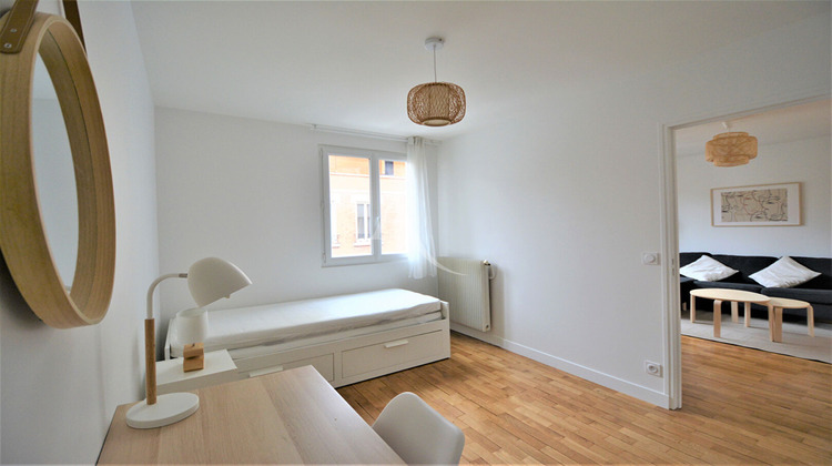 Ma-Cabane - Location Appartement LE KREMLIN-BICETRE, 65 m²